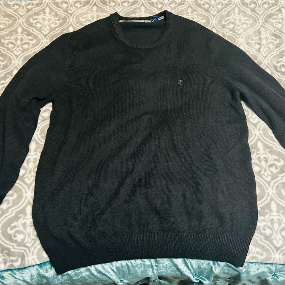 Izod Men's Classic Black Crewneck Sweater